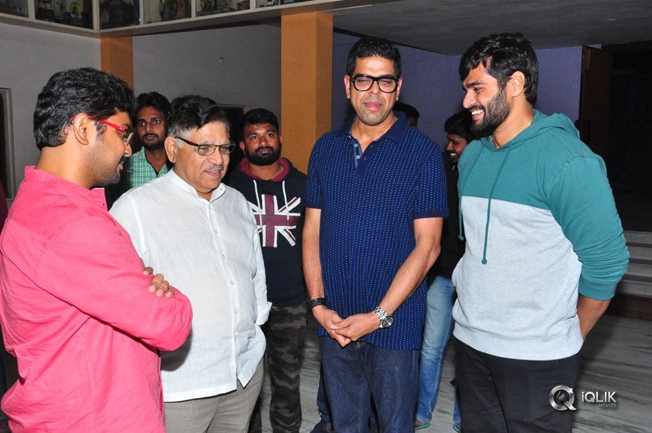 Megastar-Chiranjeevi-Watched-Special-Screening-of-Vijetha